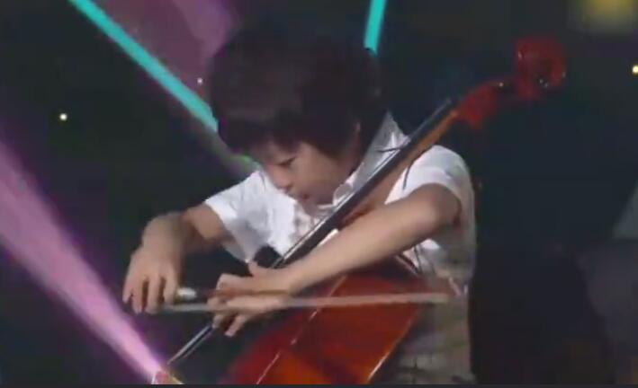 九岁男孩俞隽大提琴演奏《野蜂飞舞》才华横溢！