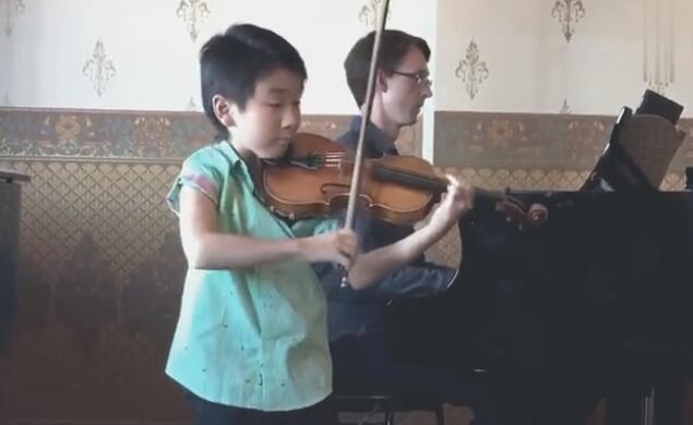 9岁天才小提琴演奏《中国花鼓》
