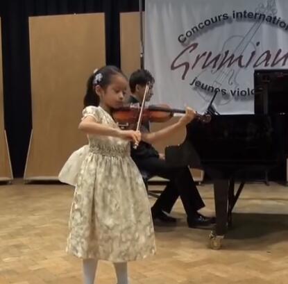 7岁女童完美演奏帕格尼尼随想曲
